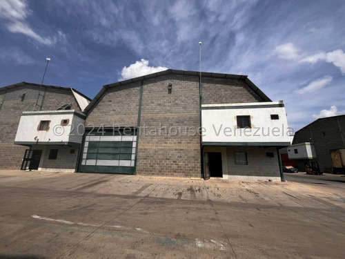 Francisco Rojas Norscia Rentahouse Alquila, Amplio Galpon Comercial En Zona Industrial Ii De Barquisimeto, Ideal Para Tu Empresa Del Ramo Comercial, 2 4 - 1 9 2 5 0, Llama Ya E Invierte Con Nosotros!!
