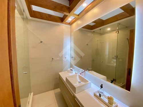 Espectacular Casa Venta De 6 Dorm. En La Dehesa Los Nogales
