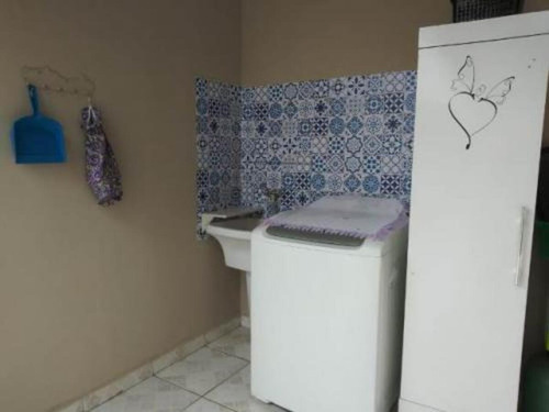 Imagem 5 de 9 de Casa Bem Localizada, Lado Praia Com 3 Quartos, Aceita Financiamento Bancário!