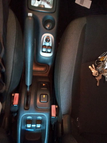 Imagem 10 de 14 de Peugeot 207 2010 1.6 16v Xs Flex Aut. 5p