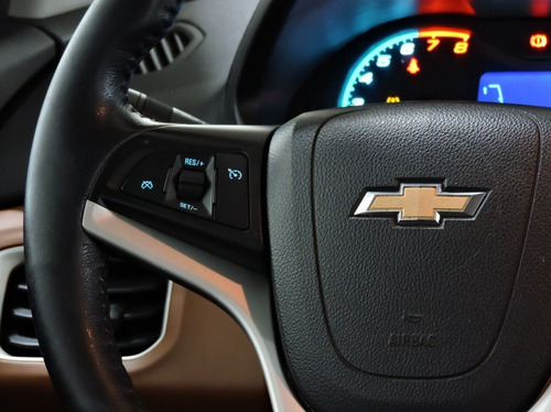 Imagem 10 de 20 de Chevrolet Onix 1.4 Mpfi Activ 8v 2018