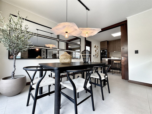 Casa En Venta De 3 Dorm. En Colina