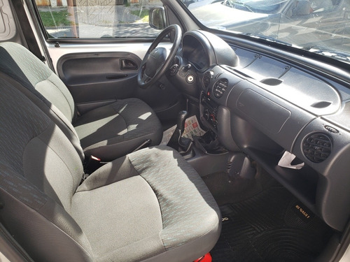 Imagen 14 de 22 de Renault Kangoo 2015 1.6 Furgon Ph3 Confort 1plc