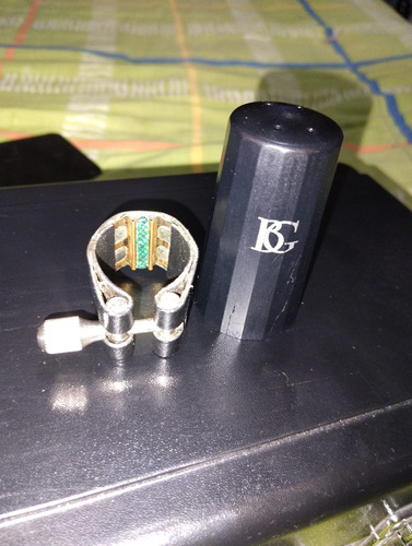 Imagen 5 de 6 de Clarinete Júpiter Con Abrazadera Bg Super Revelación