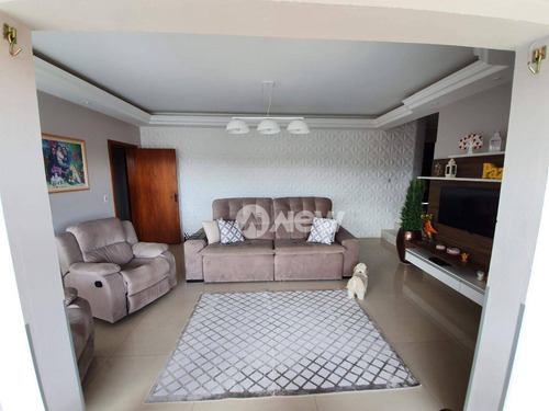 Imagem 19 de 30 de Casa Com 3 Dormitórios À Venda, 265 M² Por R$ 950.000,00 - São Jorge - Novo Hamburgo/rs - Ca3828