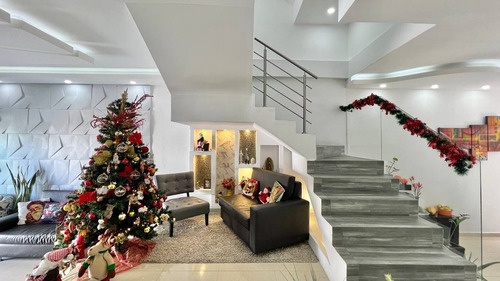 Imagen 8 de 20 de Cf. Se Vende Casa Minimalista En Colinas De Pirineos