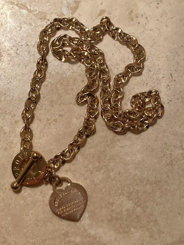 Imagen 5 de 5 de Collar Dorado Eslabones Gruesos Dije Corazón Buchón Broche T