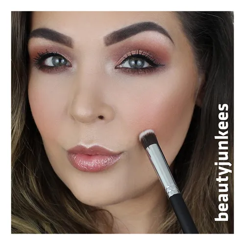 Brocha Mini Kabuki Corrector Ojeras Y Color Corrector
