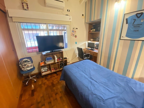 Imagen 10 de 14 de Venta- Casa De 4 Amb, En Ciudad Evita C/ Jardin Y Piscina