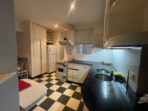 Departamento En Venta - 2 Dormitorios 2 Baños - 160mts2 - Recoleta
