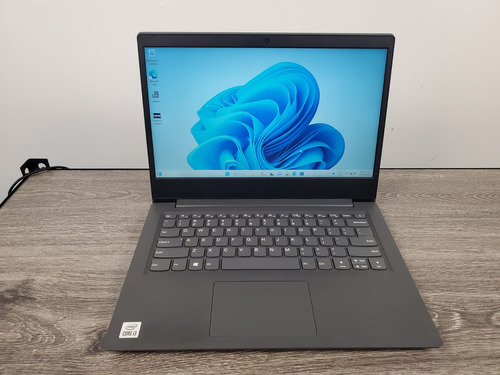 Laptop Lenovo V14 Core I3 10ma Gen 8 Ram 240 Ssd Cargador Gris (Reacondicionado)