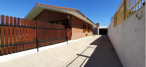 C216 Venta - Miguel Muñoz, Cómodo Chalet Excelente Ubicación