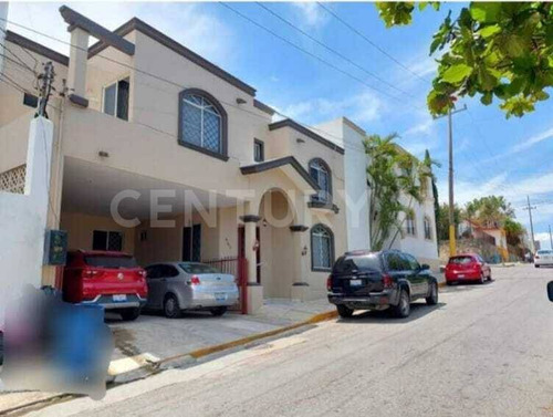 Casa En Venta En Zona Residencial