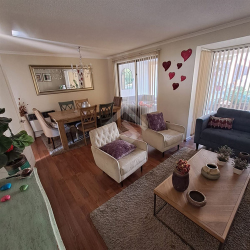 Casa En Venta De 3 Dorm. En La Florida