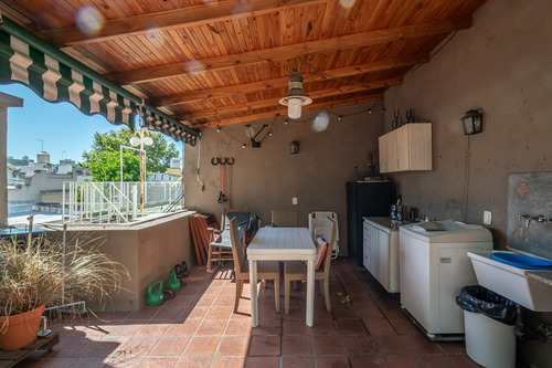 Casa Dúplex 4 Ambientes Venta Flores Con Terraza Y Quincho
