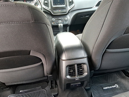 Jeep Cherokee LONGITUDE 2.4 AUT
