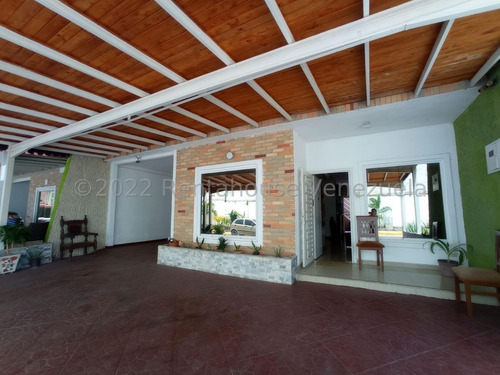 Imagen 2 de 12 de Townhouse En Venta La Morita I Maracay 22-26604 Df