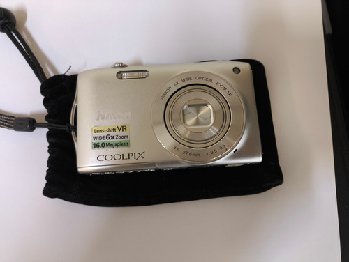 Cámara Nikon Coolpix S3300 16mp Compacta Color Plateado Plateado (Usado)