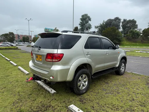 Toyota Fortuner 4.0 Sr5