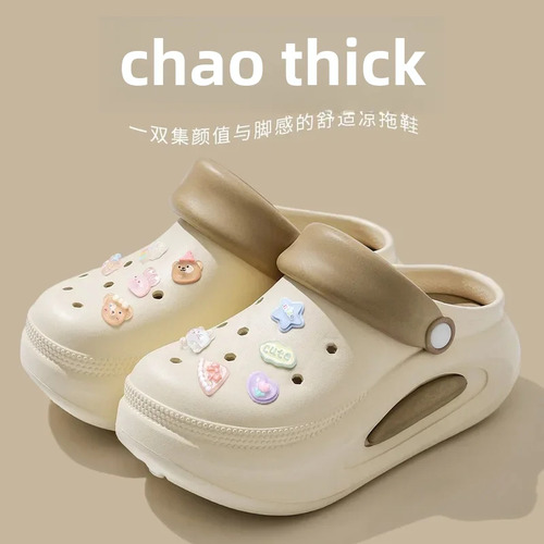 Zapatos Con Agujeros De Dibujos Animados De Fondo Grueso Par