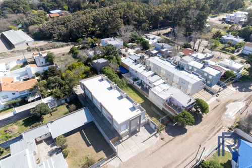 Venta Dúplex 2 Dormitorios Monte Hermoso Con Cochera