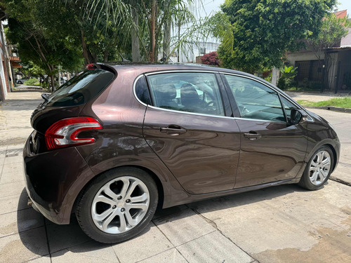 Peugeot 208 1.6 Feline
