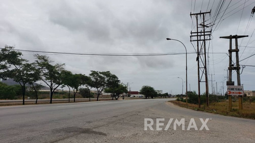 Re/max 2mil Vende Terreno En El Caserío San Antonio, Avenida Juan Bautista Arismendi. Isla De Margarita, Estado Nueva Esparta  