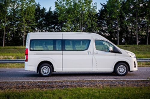 Toyota Hiace Commuter 2.8 Tdi 6 At 14 As. Gi