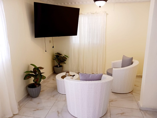 Casa En Alquiler En Santo Domingo Este