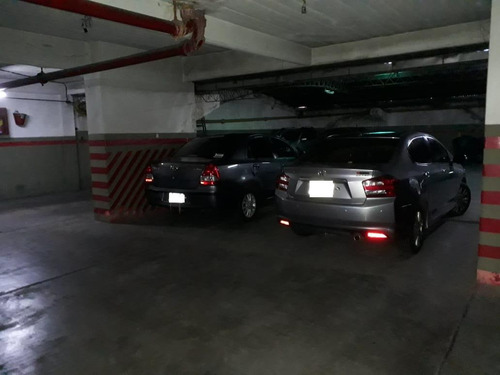 Imagen 5 de 10 de Amplias Cocheras En Venta En Almagro - Guardia Vieja 4300