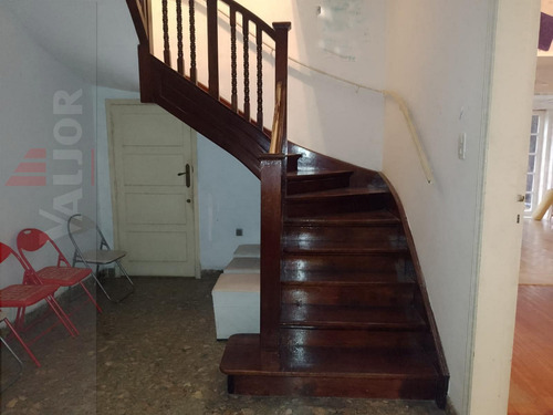Espectacular Casa De Estilo, Única Por Su Estado!!! A Mts. De Av. Triunvirato Y De Estación De Subte