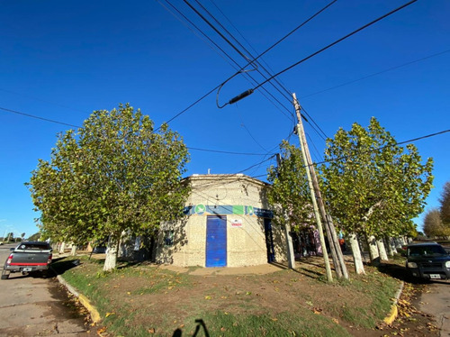 Importante Esquina En Pedernales Bs.as