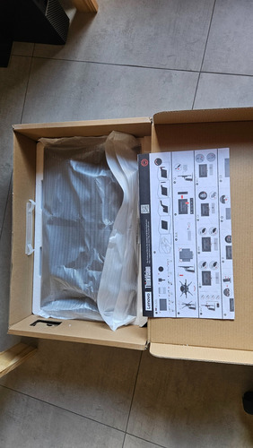 Monitor Lenovo Thinkvision T24i-19 23.8 - Impecable En Caja Negro