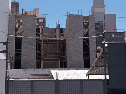 Imagen 5 de 11 de Duplex De 2 Dorm. Con Terraza Balcón Exclusiva Con Parrilero Y Solarium