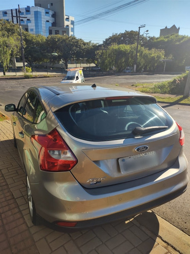 Imagem 4 de 7 de Ford Focus 2015 1.6 S Flex 5p