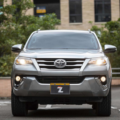 Imagen 2 de 15 de Toyota Fortuner 2019 2.8l