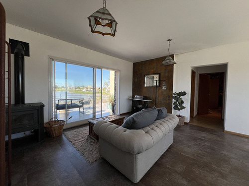 Casa En Venta Con Fondo A La Laguna Lagos De San Eliseo
