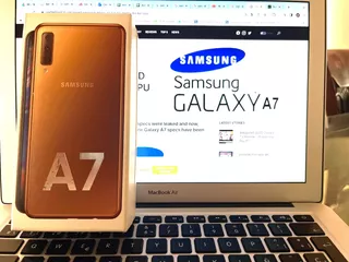 Samsung Galaxy A7 (2018) 64 Gb Dorado 4 Gb Ram