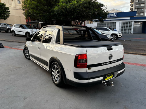 Volkswagen Saveiro 1.6 16v Cross Cab. Dupla Total Flex 2p