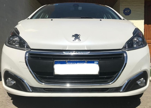 Peugeot 208 Feline 1.6 Nafta - Mod 2017