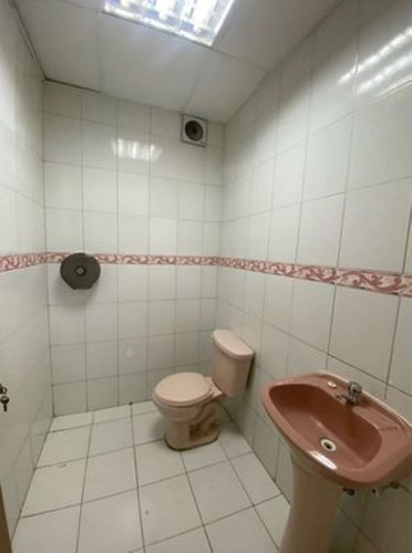 Venta Y/o Alquiler Edificio De 3 Niveles En Chacao, 255m2, Remodelado.