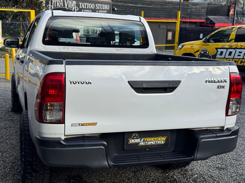 Toyota Hilux Dx Mt 4x4