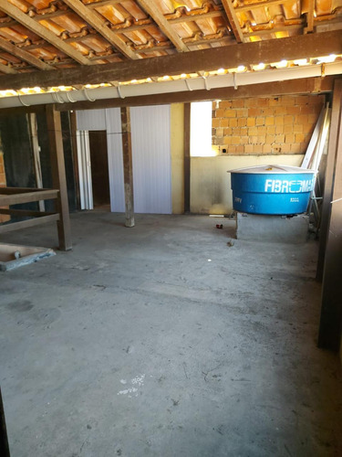 Vende-se Casa Em Cabo Frio Próxima Da Praia!