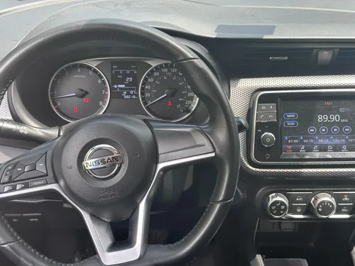 Nissan Kicks ADVANCE MT R17