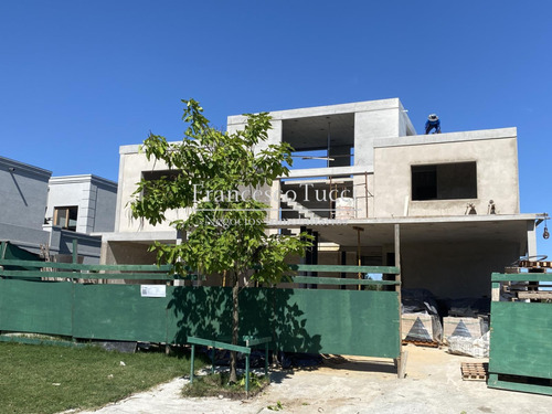 Casa En Venta 7 Ambientes Virazón Nordelta