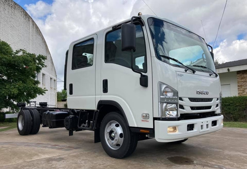 Imagen 4 de 17 de Isuzu Npr75 Doble Cabina 7 Pasajeros + 6toneladas 0km My2023