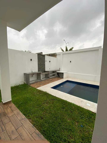 Casa Con Alberca, Frac. Lomas Del Mediterráneo, Riviera Veracruzana