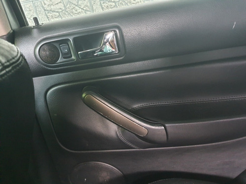 Imagem 8 de 14 de Volkswagen Golf 2001 1.8 Gti 5p