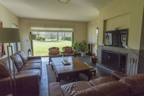 Imagen 11 de 30 de Casa En Venta De 3 Dormitorios En Lomas De La Tahona (ref: Est-351)