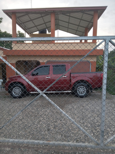 Nissan Frontier Color Rojo Vino 2015 Sv